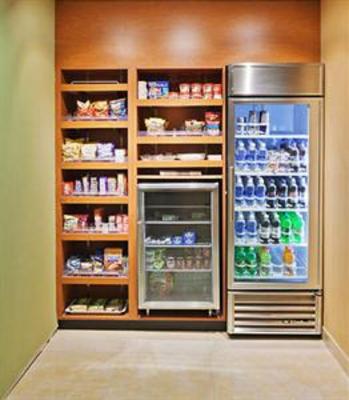 фото отеля Fairfield Inn & Suites Tulsa Southeast/Crossroads Village