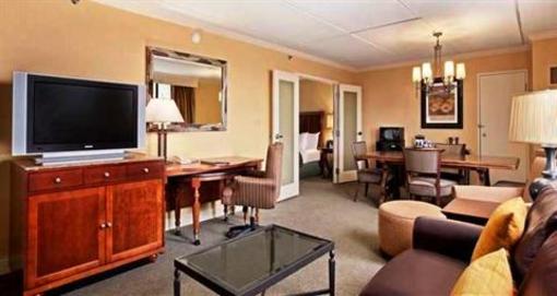 фото отеля DoubleTree Cleveland East Beachwood