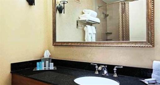 фото отеля DoubleTree Cleveland East Beachwood