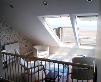 фото отеля Tides Reach Guest House