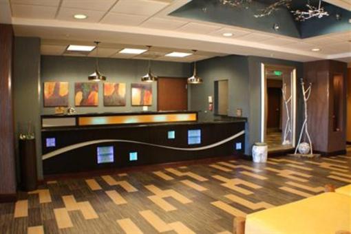 фото отеля BEST WESTERN Chain of Lakes Inn & Suites