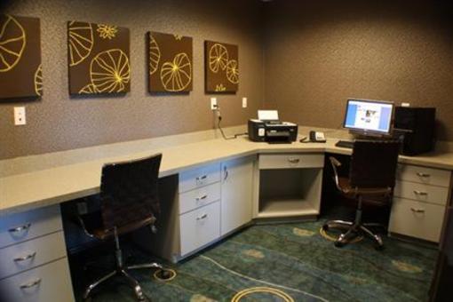 фото отеля BEST WESTERN Chain of Lakes Inn & Suites