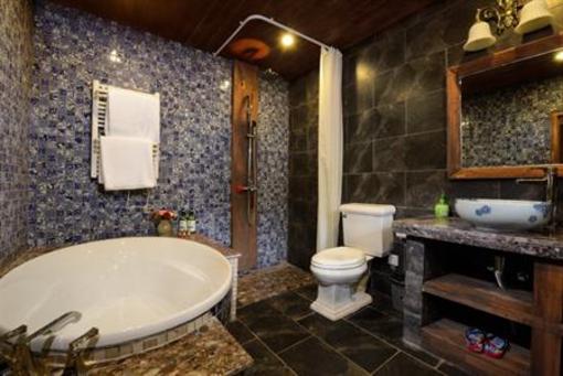 фото отеля Blossom Hill Inn Lijiang Lotusland