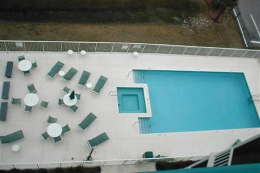 фото отеля Destin Holiday Beach Resort 2