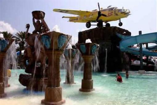 фото отеля Destin Holiday Beach Resort 2
