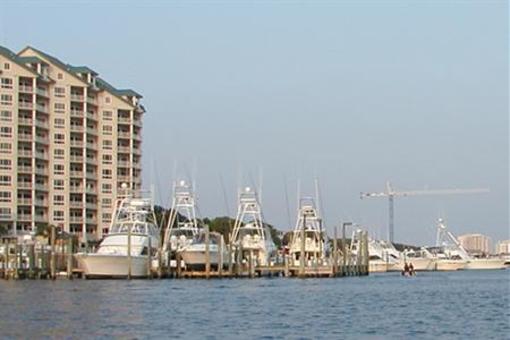 фото отеля Destin Holiday Beach Resort 2