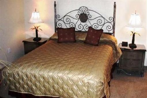 фото отеля Destin Holiday Beach Resort 2