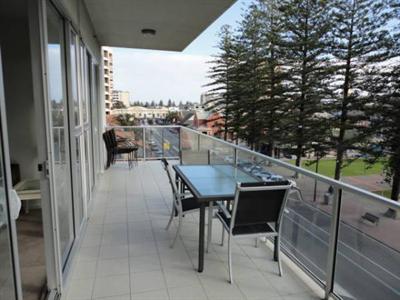 фото отеля Glenelg Beachside Luxury Apartments Adelaide