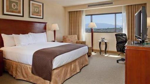фото отеля Doubletree by Hilton Albuquerque