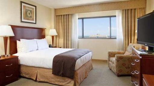 фото отеля Doubletree by Hilton Albuquerque