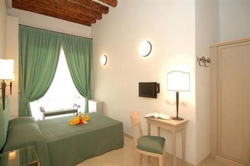 фото отеля Locanda Alla Vite Dorata Venice