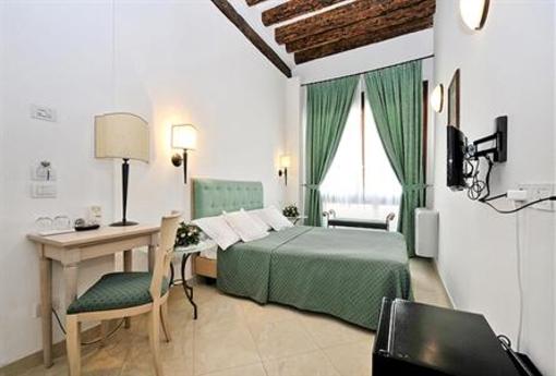 фото отеля Locanda Alla Vite Dorata Venice