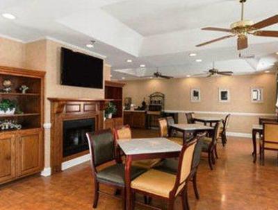 фото отеля Baymont Inn and Suites Jacksonville at Butler Blvd