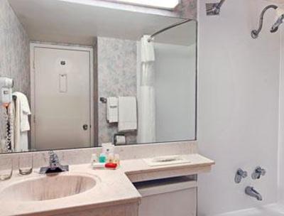 фото отеля Ramada Plaza Fort Lauderdale