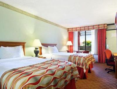 фото отеля Ramada Inn of Naples