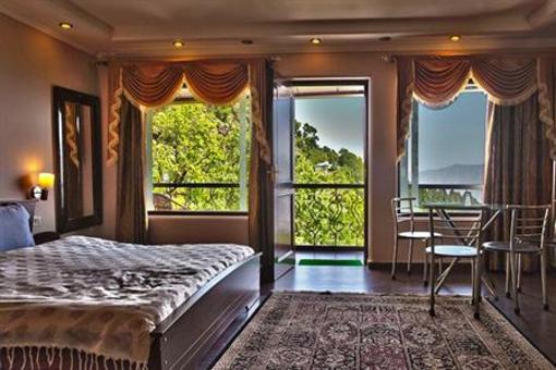 фото отеля Hotel Emerald Heights Mussoorie