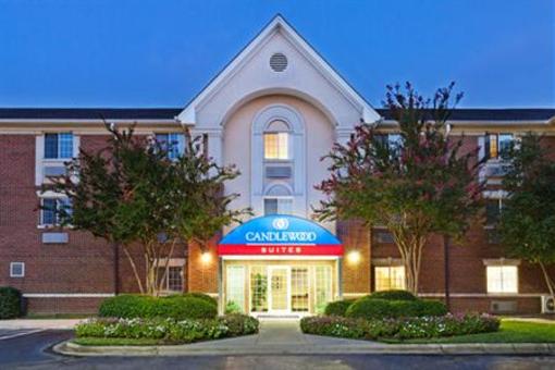 фото отеля Candlewood Suites - Charlotte University