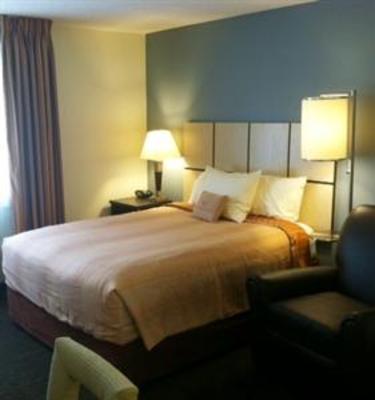 фото отеля Candlewood Suites - Charlotte University