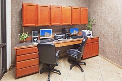 фото отеля Holiday Inn Wichita Downtown