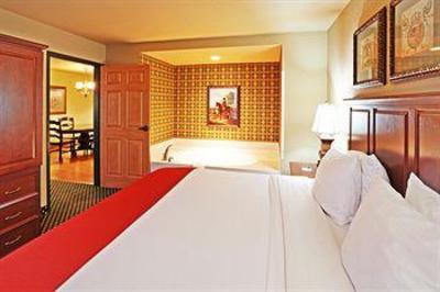 фото отеля Holiday Inn Express Broken Arrow