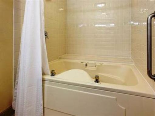 фото отеля Holiday Inn Express Hotel & Suites Silicon Valley Santa Clara