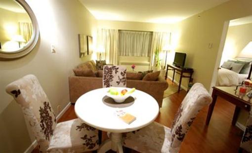 фото отеля Rosellen Suites At Stanley Park