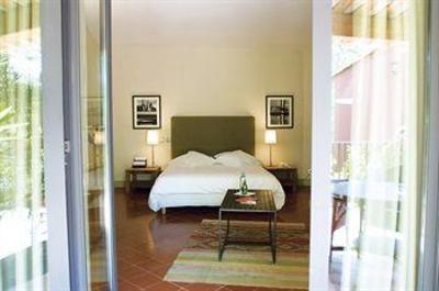 фото отеля Relais Cantemerle