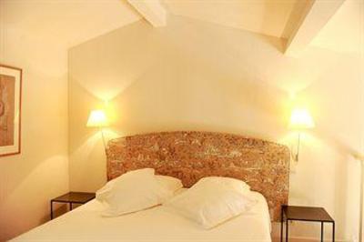 фото отеля Relais Cantemerle