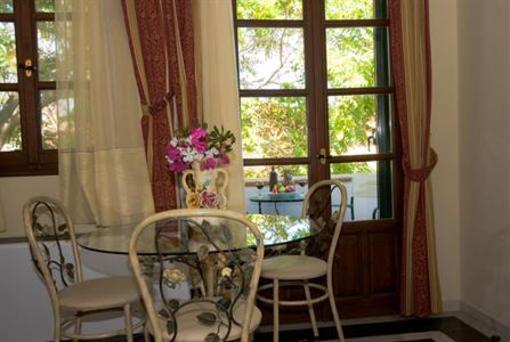 фото отеля Grecian Castle Hotel