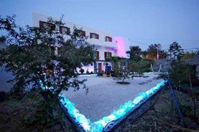 фото отеля Psarou Beach Hotel