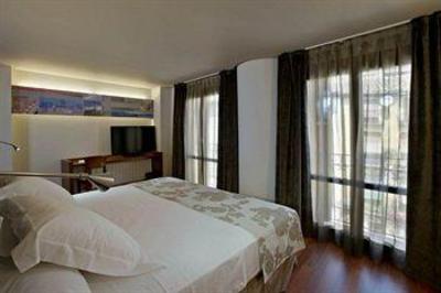 фото отеля Hotel Sancho Abarca