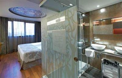фото отеля Hotel Sancho Abarca