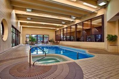 фото отеля Four Points by Sheraton Toronto Airport