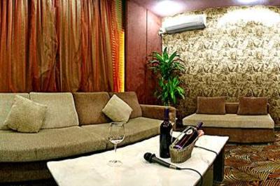 фото отеля Warm Yes Hotel