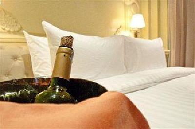 фото отеля Kingston Suites Bangkok