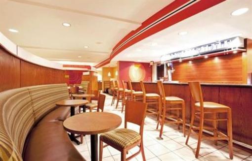 фото отеля Holiday Inn Hotel & Suites Beckley