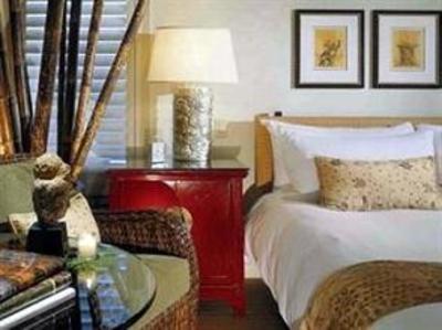 фото отеля Tradewinds Carmel