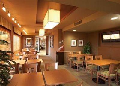 фото отеля Quality Inn & Suites P.E. Trudeau Airport-Montreal
