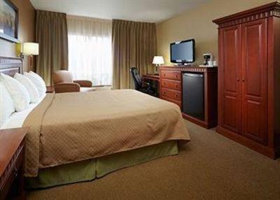 фото отеля Quality Inn & Suites P.E. Trudeau Airport-Montreal