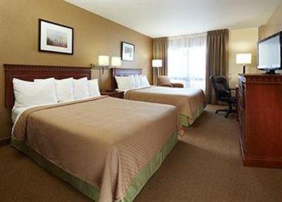 фото отеля Quality Inn & Suites P.E. Trudeau Airport-Montreal