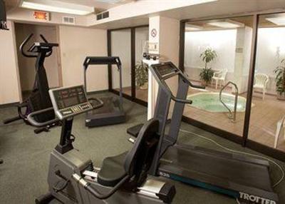 фото отеля Quality Inn & Suites P.E. Trudeau Airport-Montreal