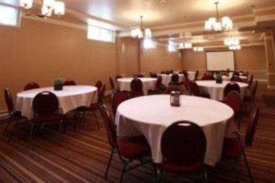 фото отеля Radisson Hotel & Suites Fort McMurray