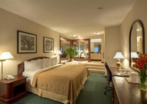 фото отеля Quality Inn Maple Ridge