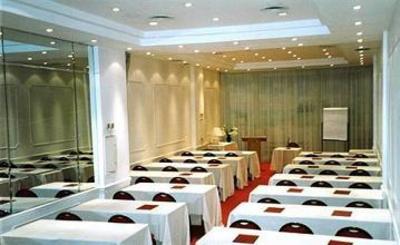 фото отеля Cambremon Hotel