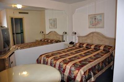 фото отеля Cambremon Hotel