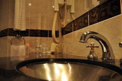 фото отеля Cambremon Hotel