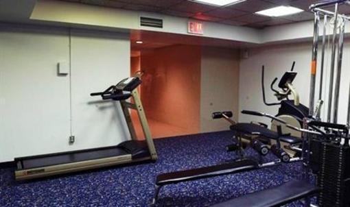 фото отеля Embassy Hotel and Suites