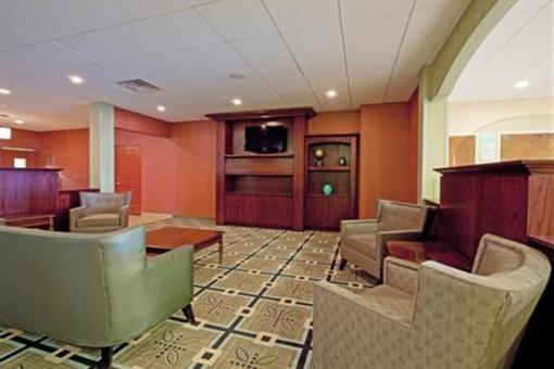 фото отеля Holiday Inn Plattsburgh