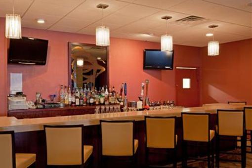 фото отеля Holiday Inn Plattsburgh