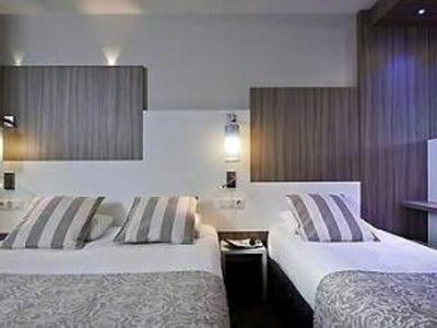 фото отеля Hotel All Seasons Melun Rubelles